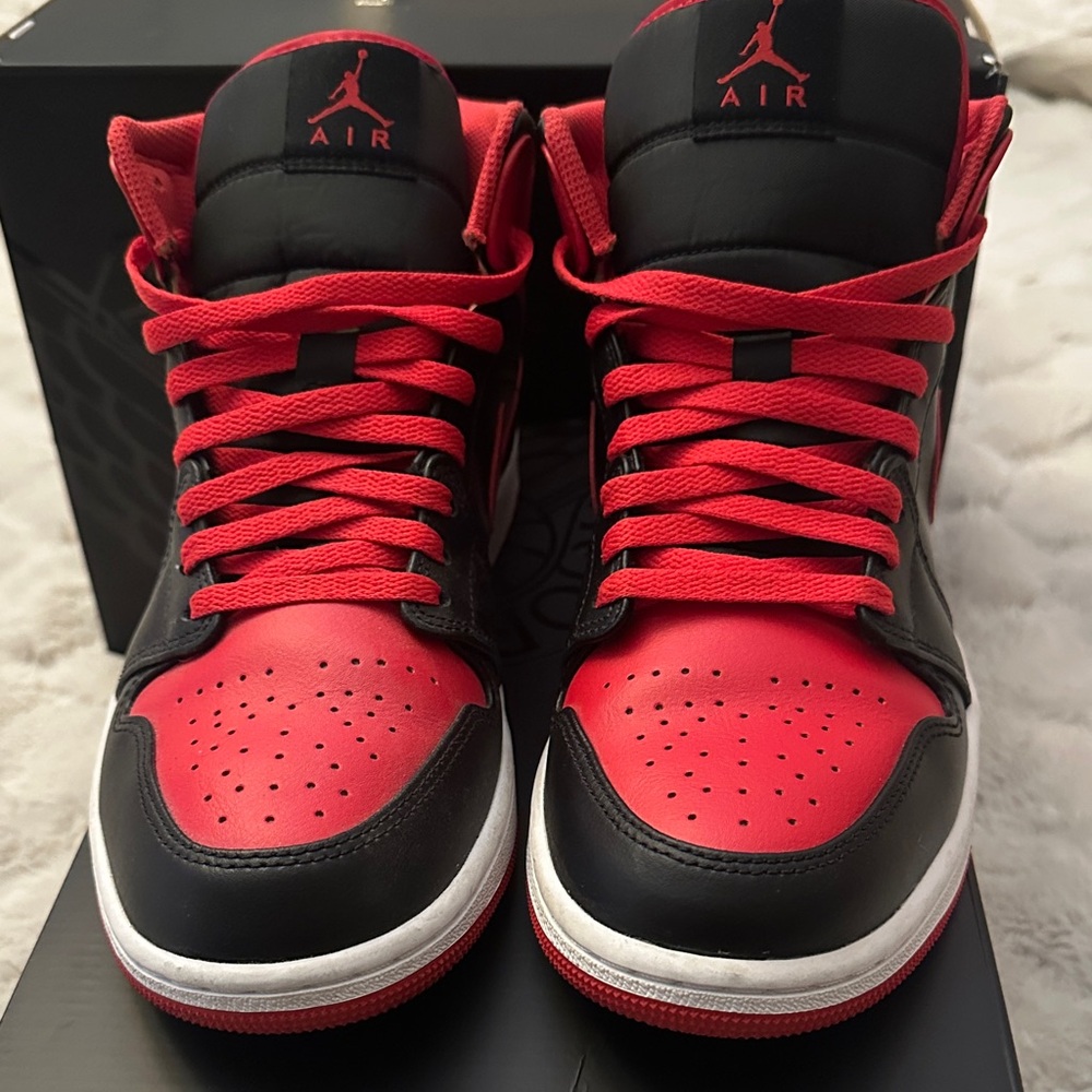 Jordan…. Air Jordan Men's Black and Red Mid height Sneakers